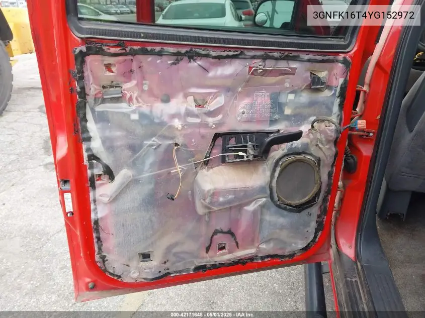 2000 Chevrolet Suburban 1500 Ls VIN: 3GNFK16T4YG152972 Lot: 42171645