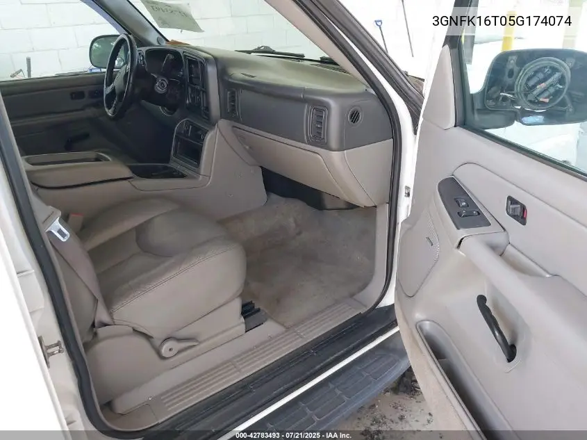 2005 Chevrolet Suburban 1500 Ls1/Lt/Off Road Suspension And Appearance Pkg. VIN: 3GNFK16T05G174074 Lot: 42783493