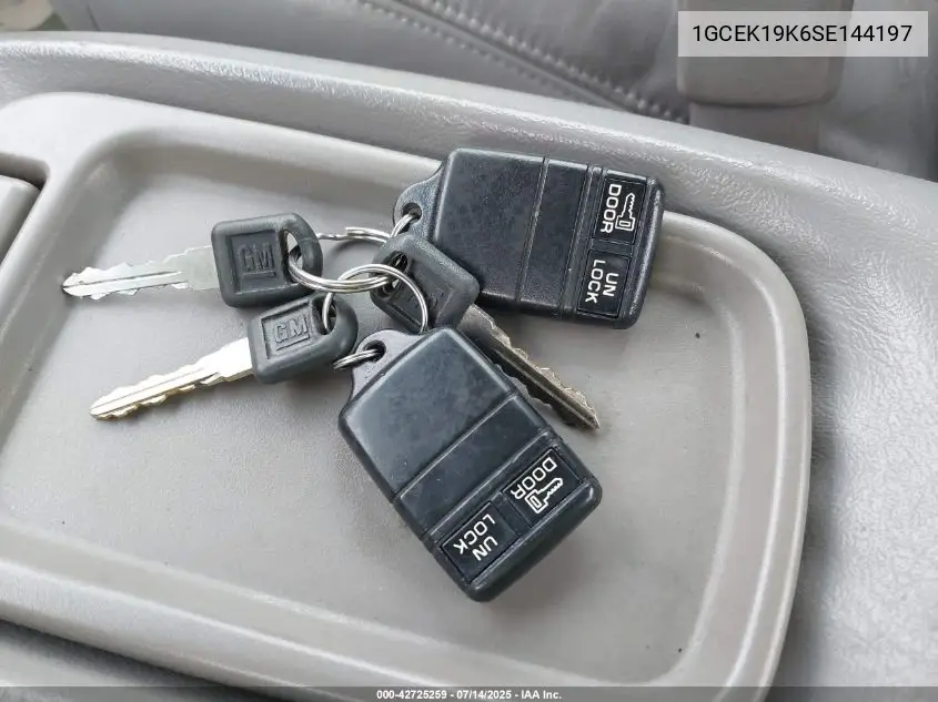 1995 Chevrolet Gmt-400 K1500 VIN: 1GCEK19K6SE144197 Lot: 42725259
