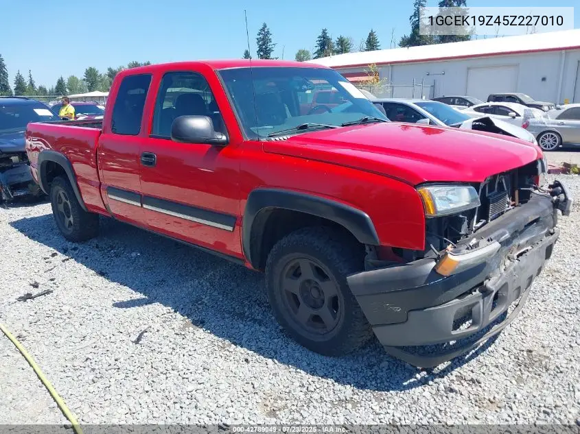 2005 Chevrolet Silverado 1500 Z71 VIN: 1GCEK19Z45Z227010 Lot: 42789049