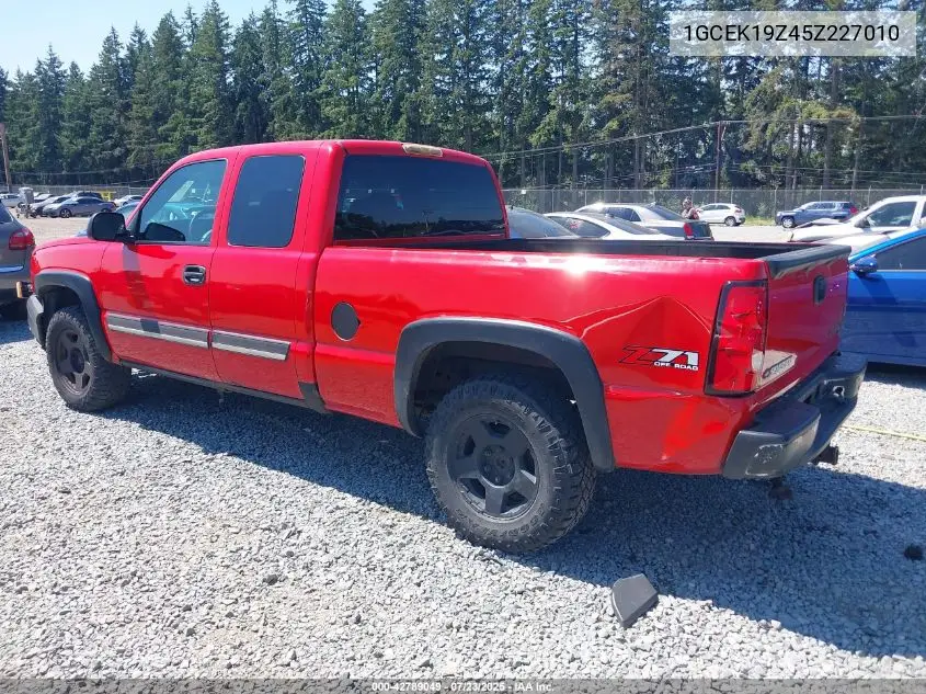 2005 Chevrolet Silverado 1500 Z71 VIN: 1GCEK19Z45Z227010 Lot: 42789049