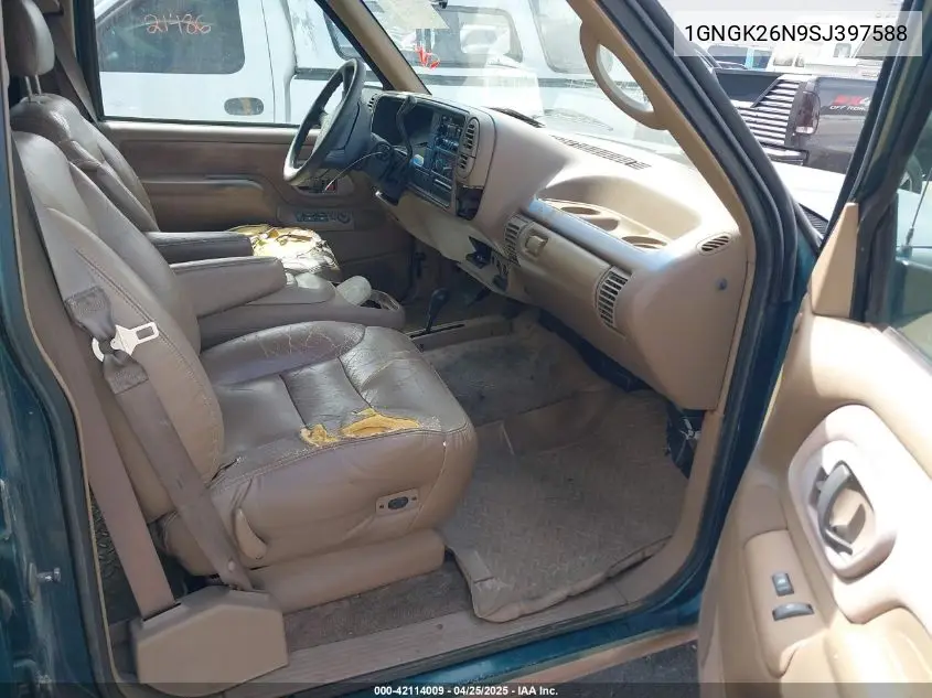 1995 Chevrolet Suburban K2500 VIN: 1GNGK26N9SJ397588 Lot: 42114009