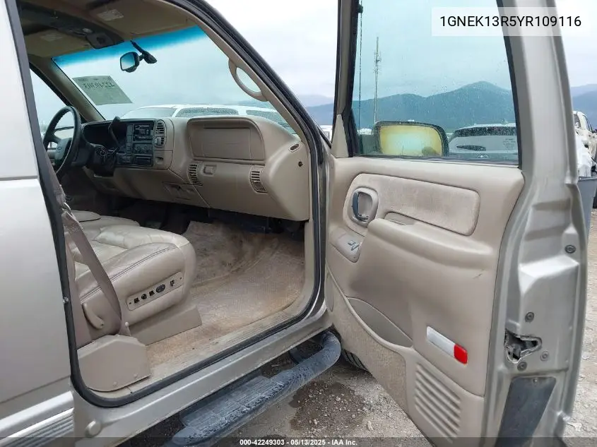 2000 Chevrolet Tahoe Z71 VIN: 1GNEK13R5YR109116 Lot: 42249303