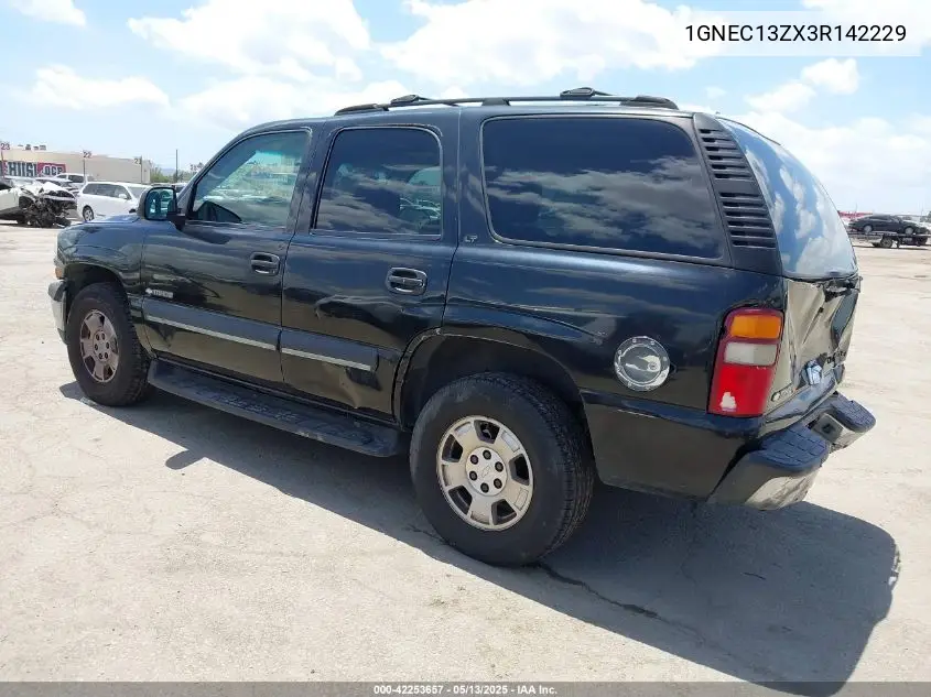 2003 Chevrolet Tahoe Lt VIN: 1GNEC13ZX3R142229 Lot: 42253657