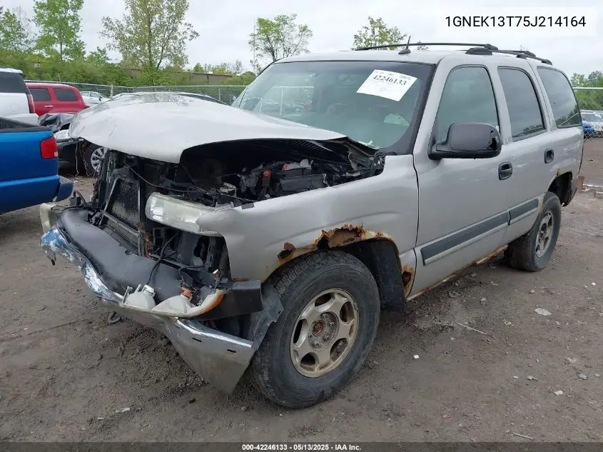 2005 Chevrolet Tahoe Ls VIN: 1GNEK13T75J214164 Lot: 42246133