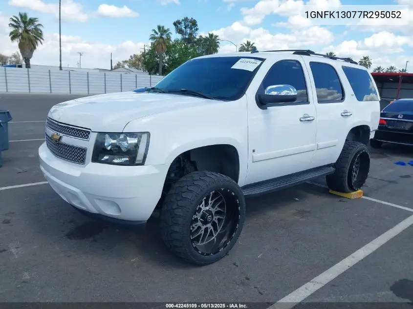 2007 Chevrolet Tahoe Ltz VIN: 1GNFK13077R295052 Lot: 42245109