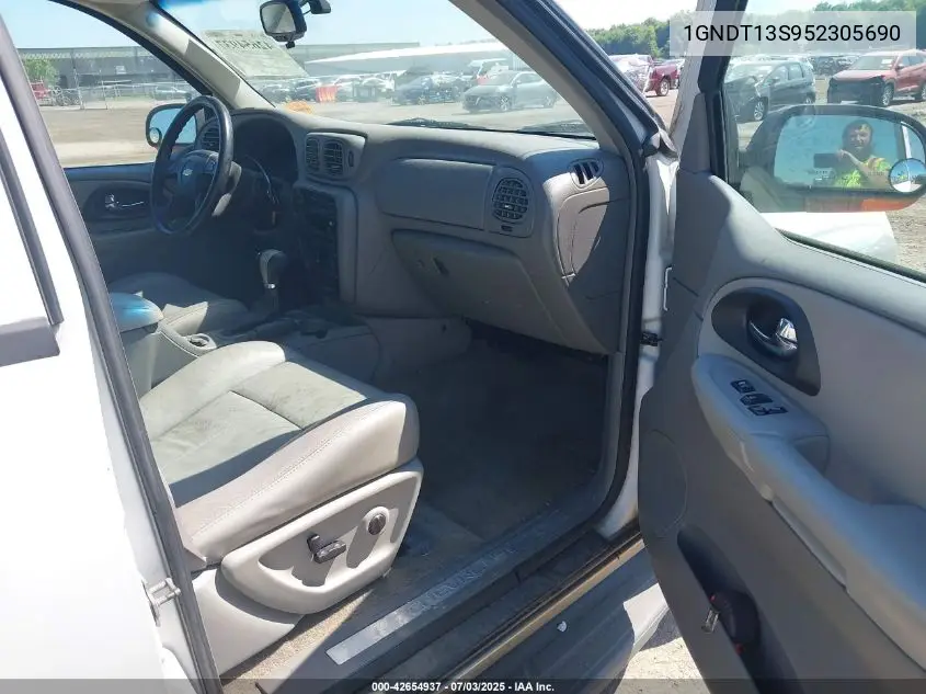 2005 Chevrolet Trailblazer Lt VIN: 1GNDT13S952305690 Lot: 42654937