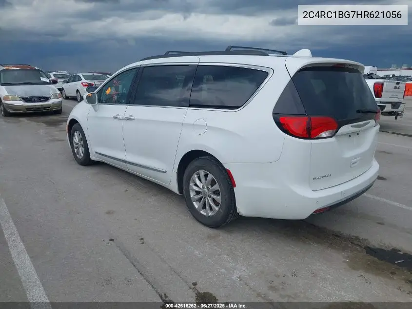 2017 Chrysler Pacifica Touring-L VIN: 2C4RC1BG7HR621056 Lot: 42616262