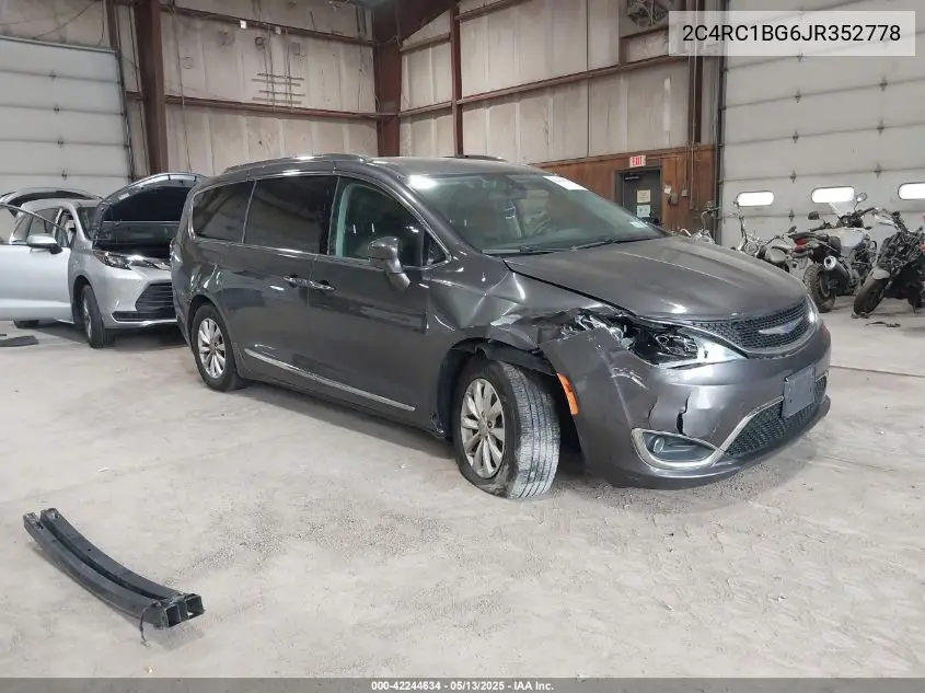 2018 Chrysler Pacifica Touring L VIN: 2C4RC1BG6JR352778 Lot: 42244634