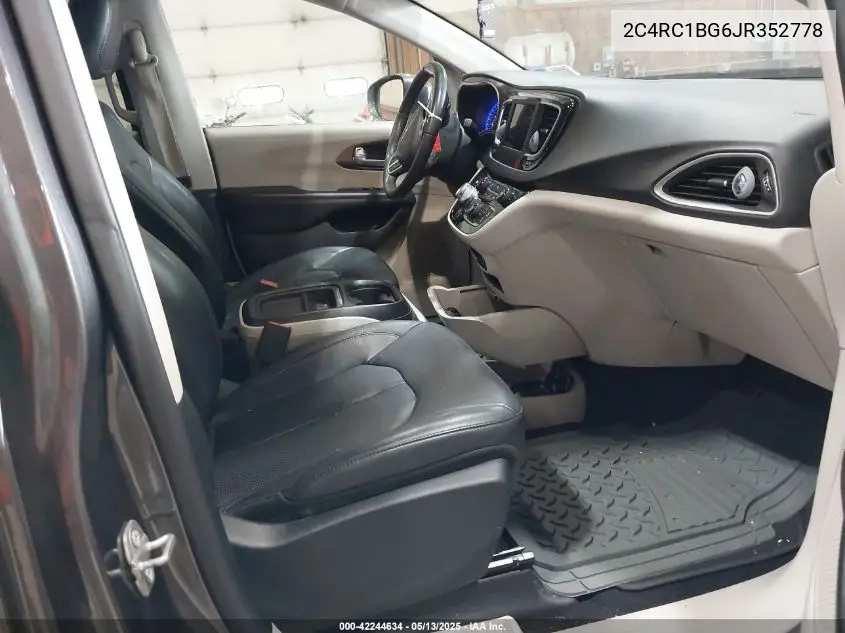 2018 Chrysler Pacifica Touring L VIN: 2C4RC1BG6JR352778 Lot: 42244634