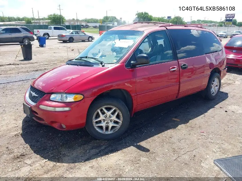1999 Chrysler Town & Country Limited VIN: 1C4GT64L5XB586108 Lot: 42236457