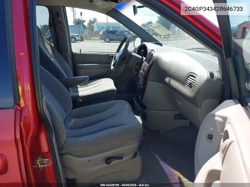 2002 Chrysler Town & Country El VIN: 2C4GP34342R646733 Lot: 42226199