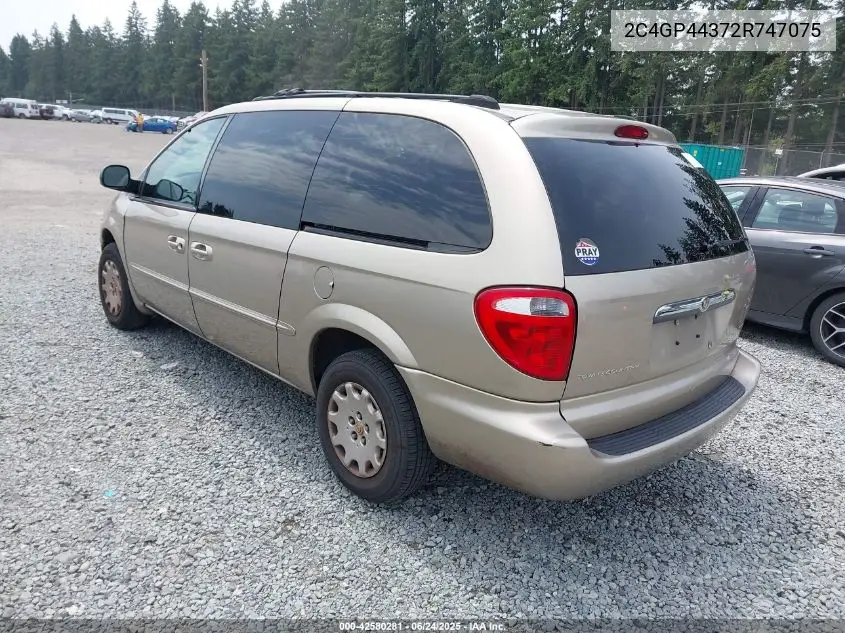 2002 Chrysler Town & Country Lx VIN: 2C4GP44372R747075 Lot: 42580281