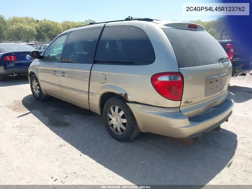 2005 Chrysler Town & Country Touring VIN: 2C4GP54L45R123762 Lot: 42235745