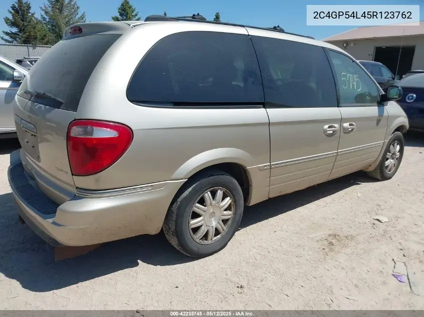 2005 Chrysler Town & Country Touring VIN: 2C4GP54L45R123762 Lot: 42235745