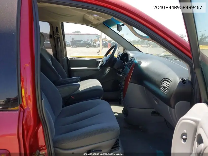 2005 Chrysler Town & Country Lx VIN: 2C4GP44R95R499467 Lot: 42595656