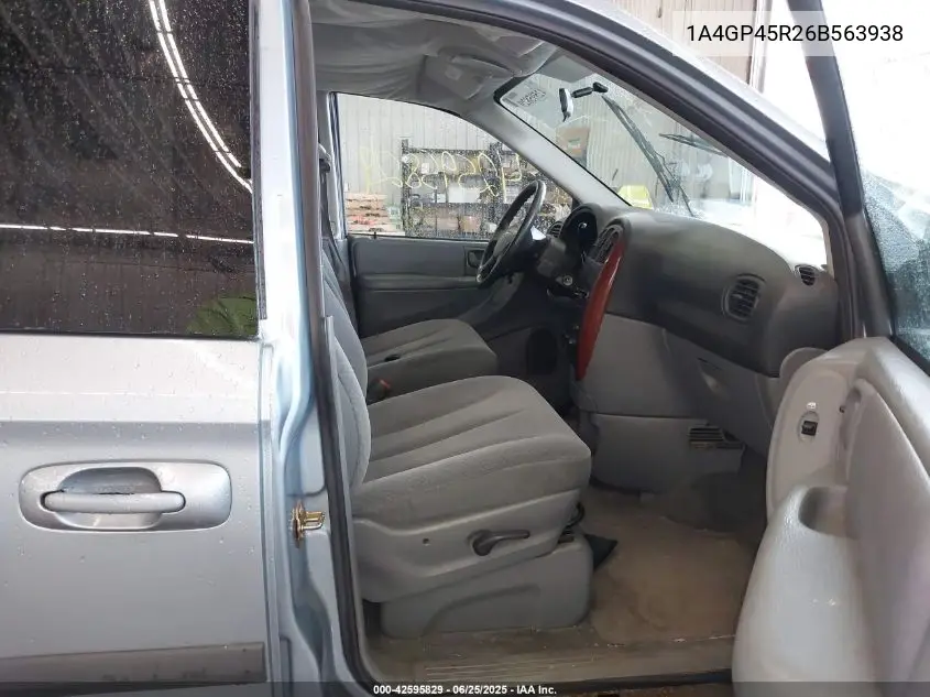 2006 Chrysler Town & Country VIN: 1A4GP45R26B563938 Lot: 42595829