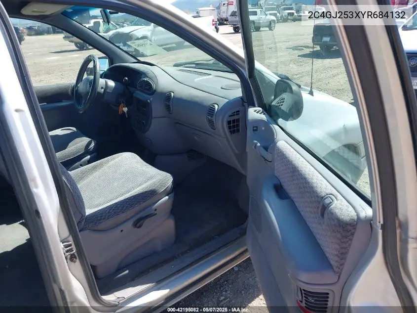 2000 Chrysler Voyager VIN: 2C4GJ253XYR684132 Lot: 42195082