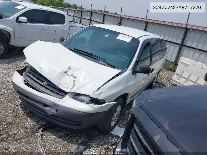 2000 Chrysler Grand Voyager VIN: 2C4GJ2437YR717220 Lot: 42450929