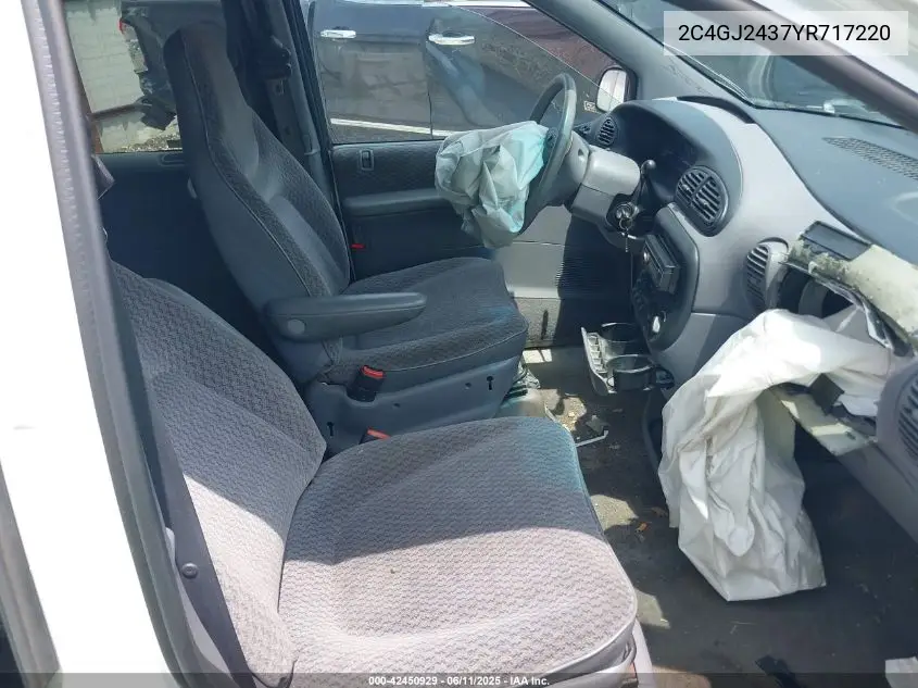 2000 Chrysler Grand Voyager VIN: 2C4GJ2437YR717220 Lot: 42450929