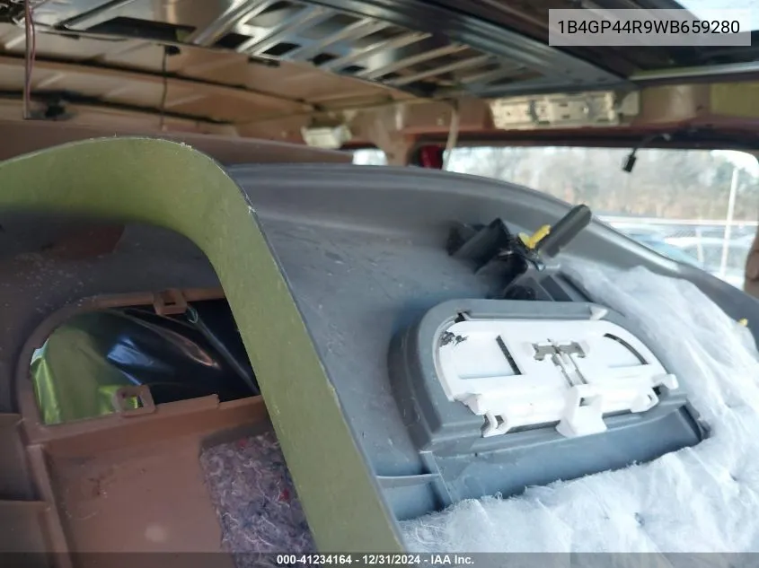 1998 Dodge Grand Caravan Se VIN: 1B4GP44R9WB659280 Lot: 41234164