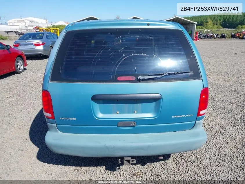 1998 Dodge Caravan VIN: 2B4FP253XWR829741 Lot: 42173839
