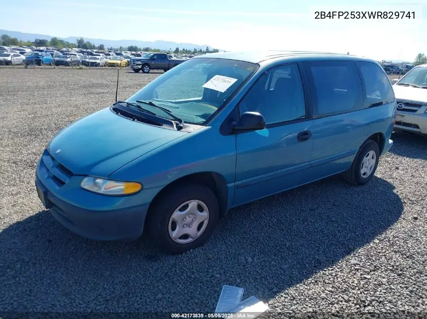 1998 Dodge Caravan VIN: 2B4FP253XWR829741 Lot: 42173839