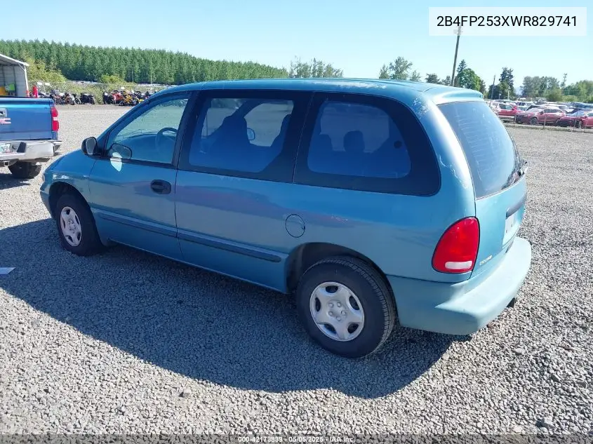 1998 Dodge Caravan VIN: 2B4FP253XWR829741 Lot: 42173839