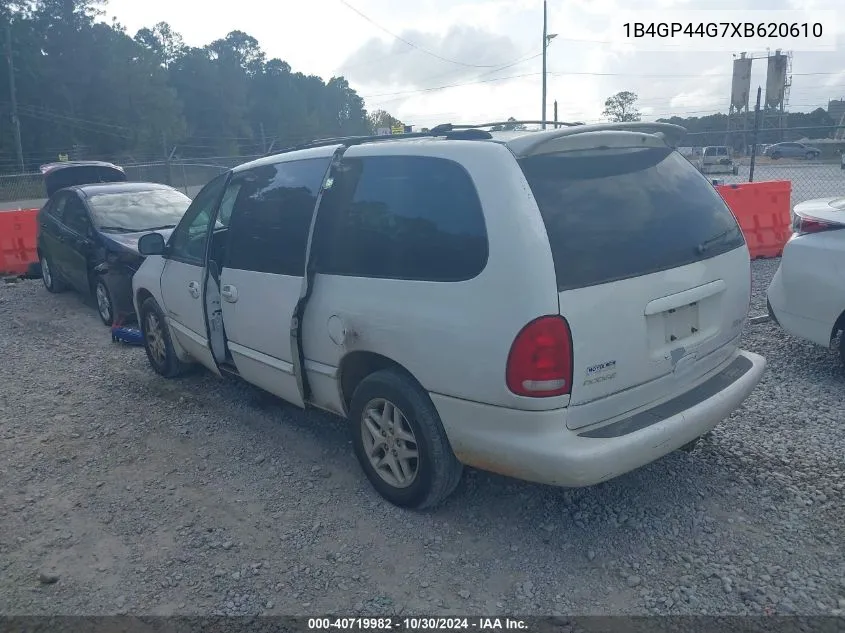 1999 Dodge Grand Caravan Se VIN: 1B4GP44G7XB620610 Lot: 40719982