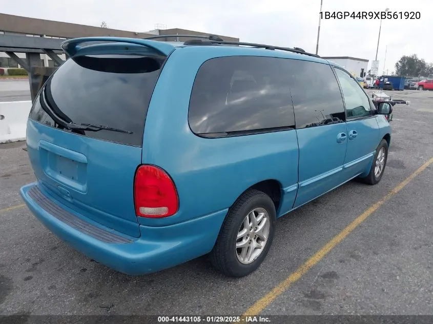 1999 Dodge Grand Caravan Se VIN: 1B4GP44R9XB561920 Lot: 41443105