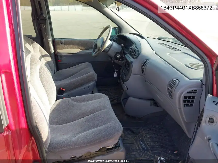 1999 Dodge Grand Caravan Se VIN: 1B4GP44G1XB858372 Lot: 41997207