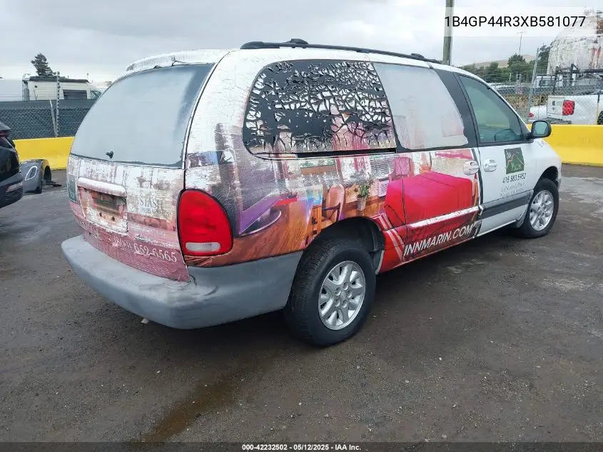 1999 Dodge Grand Caravan VIN: 1B4GP44R3XB581077 Lot: 42232502