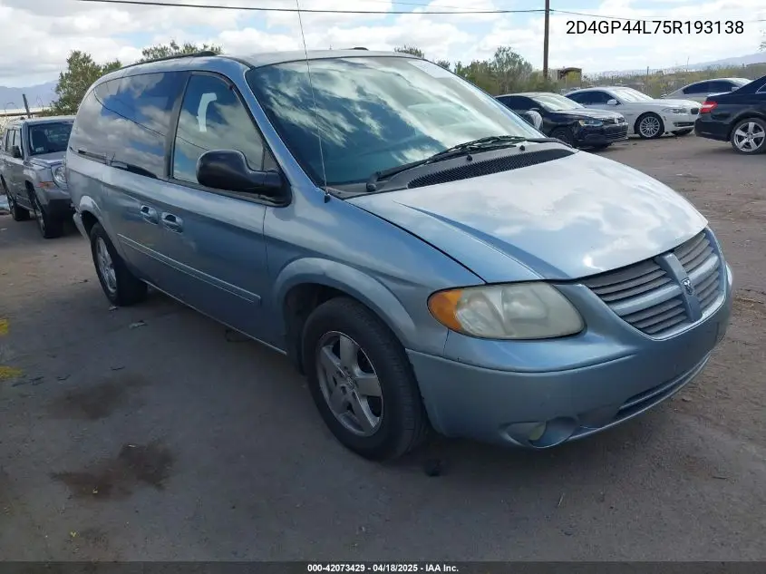 2005 Dodge Grand Caravan Sxt VIN: 2D4GP44L75R193138 Lot: 42073429