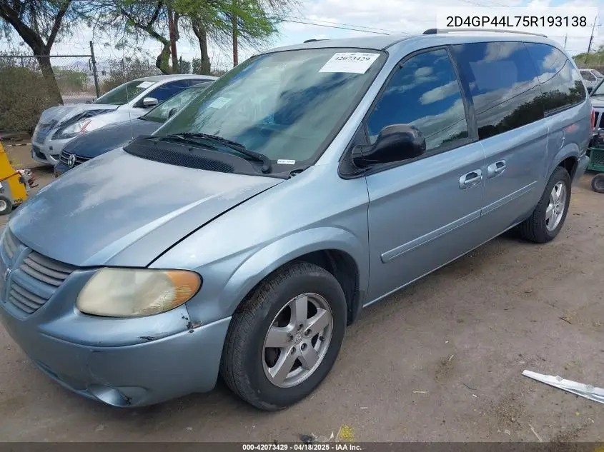 2005 Dodge Grand Caravan Sxt VIN: 2D4GP44L75R193138 Lot: 42073429