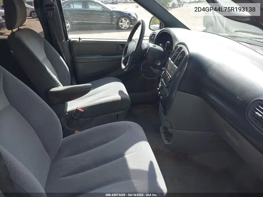 2005 Dodge Grand Caravan Sxt VIN: 2D4GP44L75R193138 Lot: 42073429