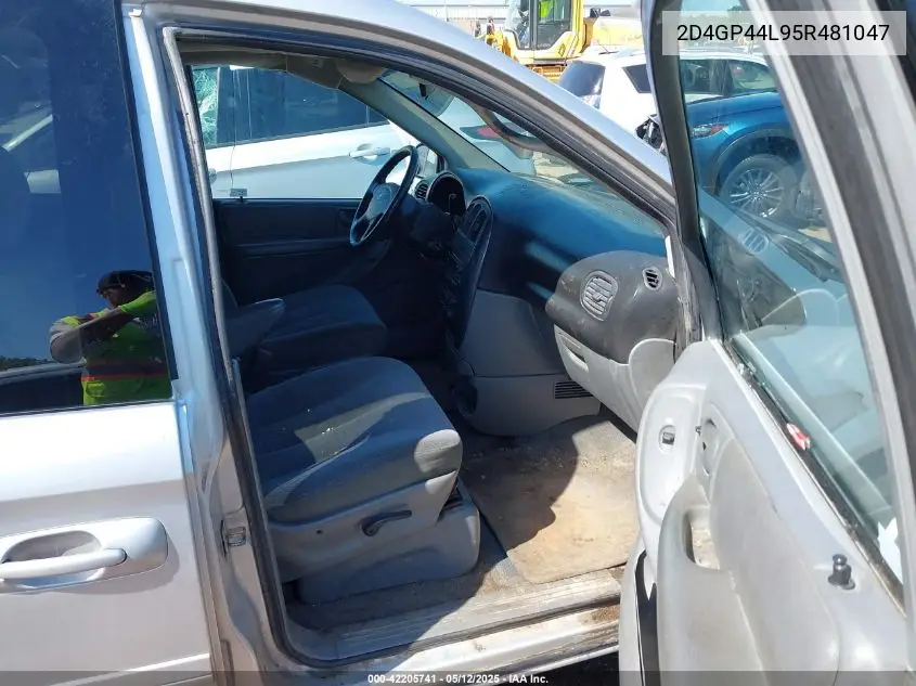 2005 Dodge Grand Caravan Sxt VIN: 2D4GP44L95R481047 Lot: 42205741