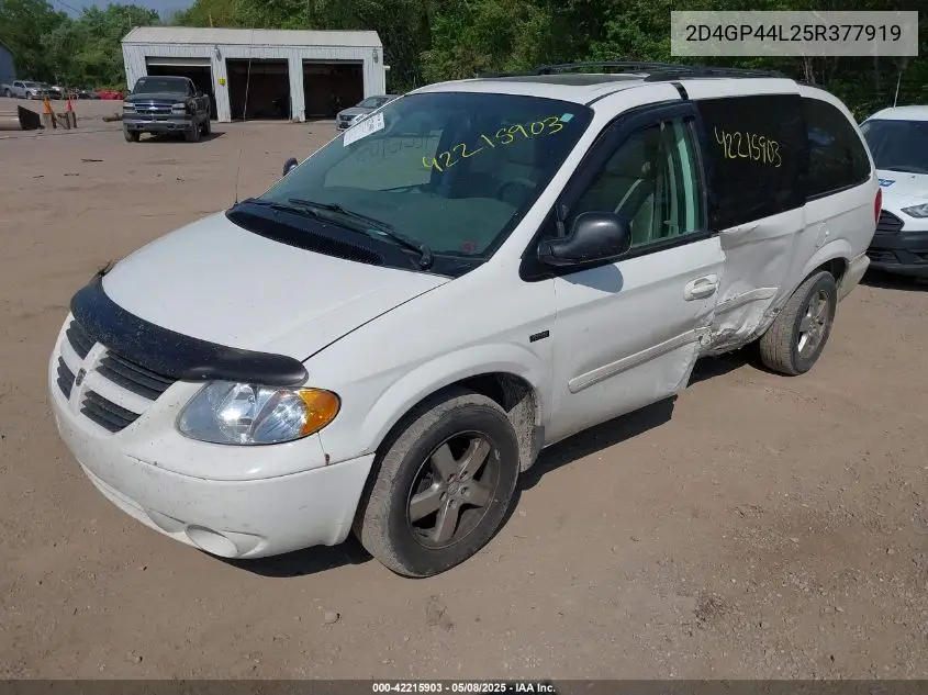 2005 Dodge Grand Caravan Sxt VIN: 2D4GP44L25R377919 Lot: 42215903