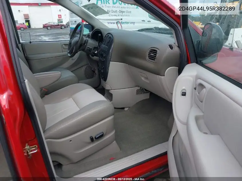 2005 Dodge Grand Caravan Sxt VIN: 2D4GP44L95R382289 Lot: 42226236