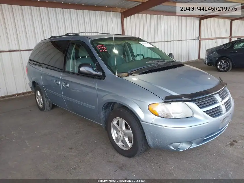 2005 Dodge Grand Caravan Sxt VIN: 2D4GP44L45R219775 Lot: 42570856