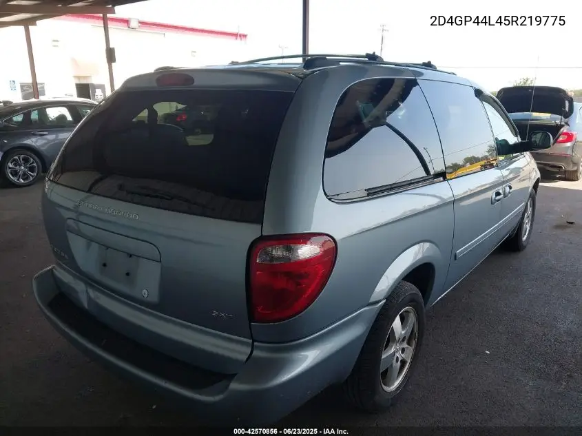 2005 Dodge Grand Caravan Sxt VIN: 2D4GP44L45R219775 Lot: 42570856