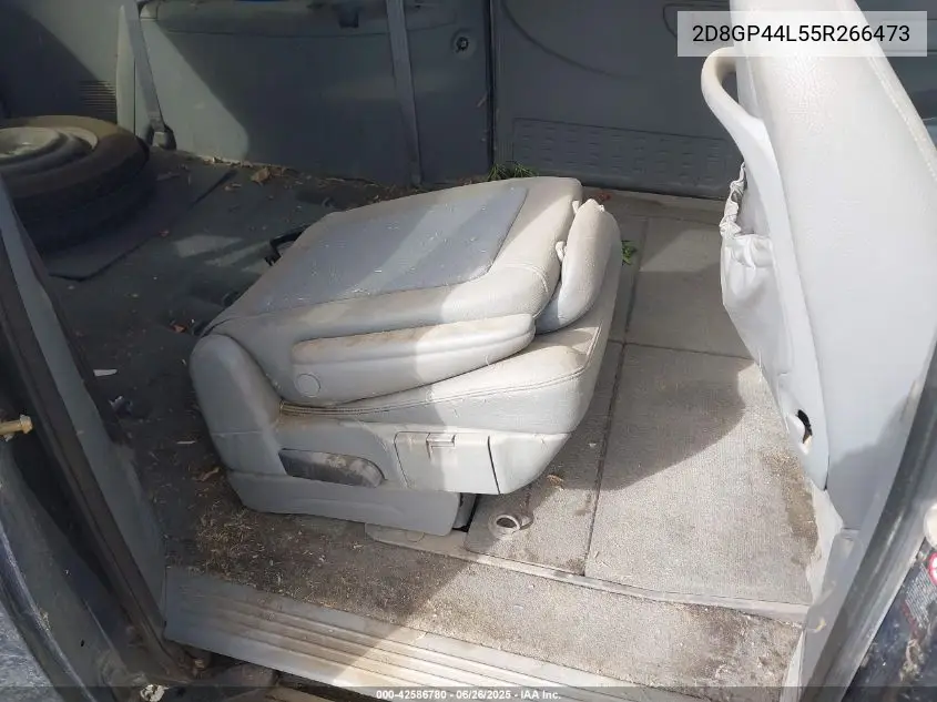 2005 Dodge Grand Caravan Sxt VIN: 2D8GP44L55R266473 Lot: 42586780