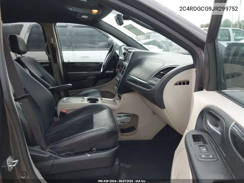2018 Dodge Grand Caravan Sxt VIN: 2C4RDGCG9JR299752 Lot: 42612534