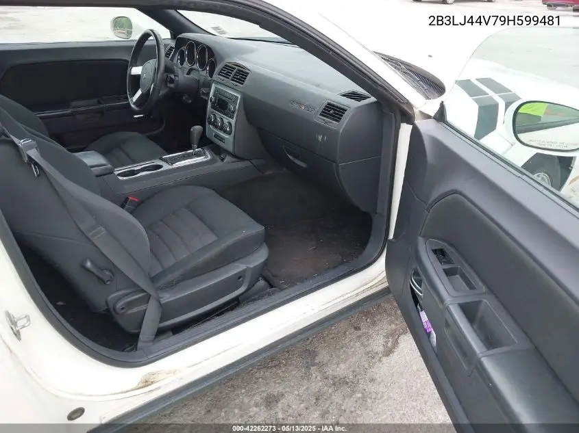 2009 Dodge Challenger Se VIN: 2B3LJ44V79H599481 Lot: 42262273