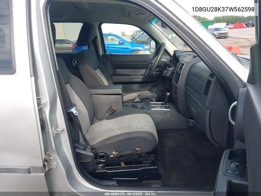 2007 Dodge Nitro Sxt VIN: 1D8GU28K37W562598 Lot: 42491176
