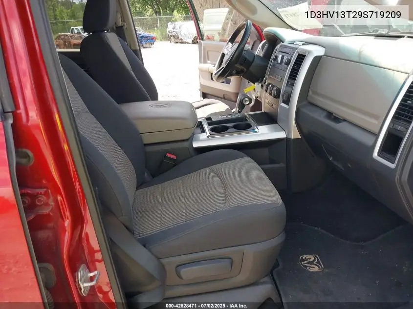 2009 Dodge Ram 1500 Slt/Sport/Trx VIN: 1D3HV13T29S719209 Lot: 42628471