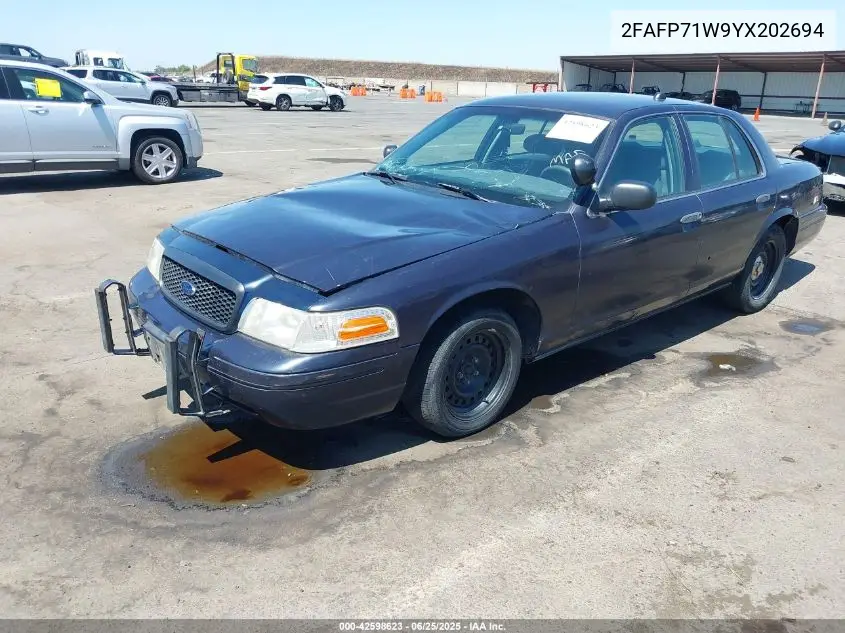 2000 Ford Crown Victoria Police Interceptor VIN: 2FAFP71W9YX202694 Lot: 42598623