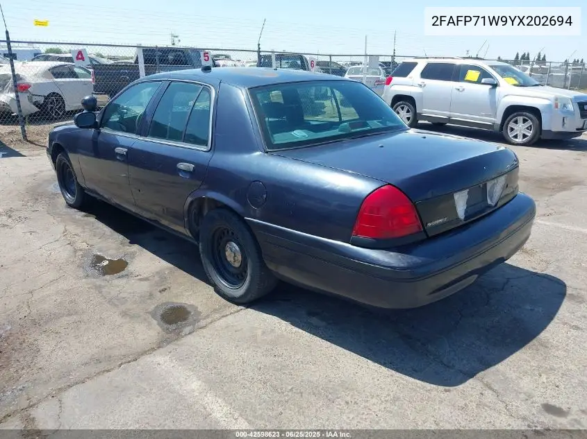 2000 Ford Crown Victoria Police Interceptor VIN: 2FAFP71W9YX202694 Lot: 42598623