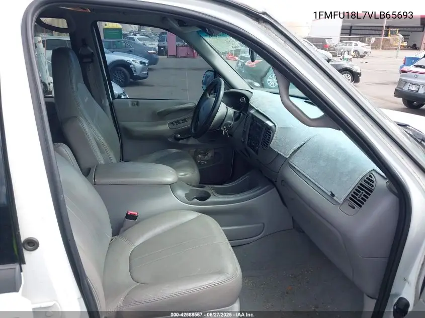 1997 Ford Expedition Eddie Bauer/Xlt VIN: 1FMFU18L7VLB65693 Lot: 42588567