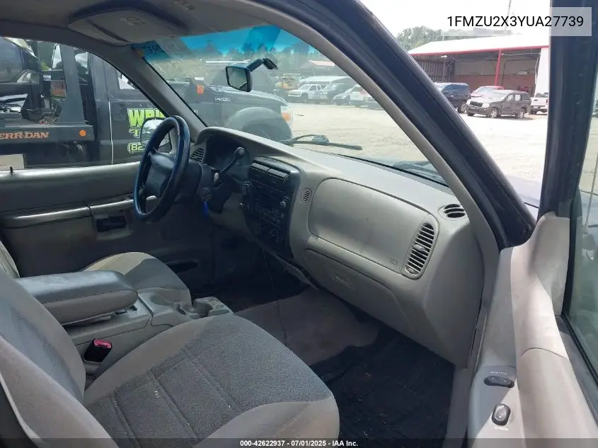 2000 Ford Expedition VIN: 1FMZU2X3YUA27739 Lot: 42622937