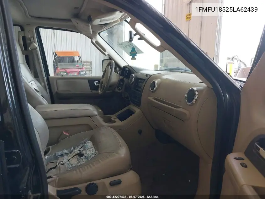 2005 Ford Expedition Eddie Bauer/King Ranch VIN: 1FMFU18525LA62439 Lot: 42207438